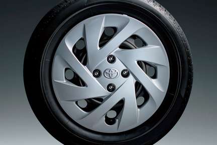 185/60R15タイヤ&15×5 1/2 Jスチールホイール&樹脂フルキャップ