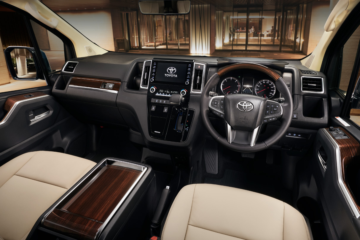 半額SALE☆ トヨタ グランエース 純正 GDH30W ラジェータグリル53102