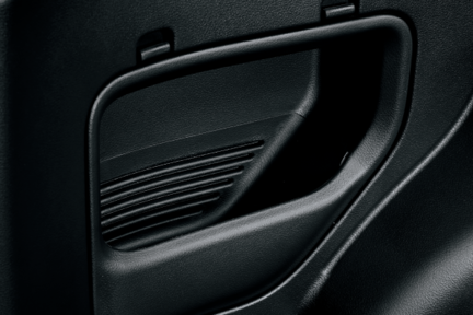 carlineup_succeed_interior_equip_17_lb