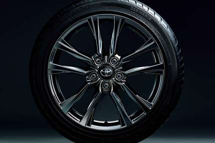 225/45R18 91Wタイヤ(ダンロップSP SPORT 01)+18×7.5J 専用アルミホイール(ダークスパッタリング)+専用センターオーナメント