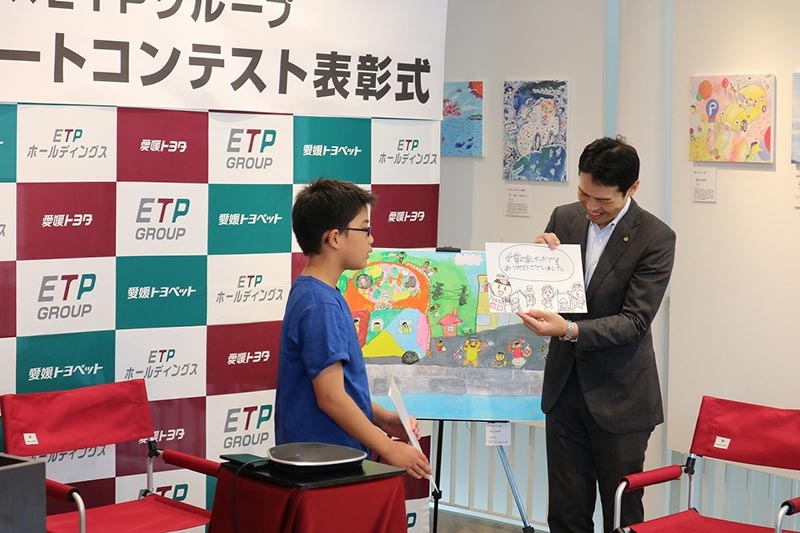 2023パラリンアート表彰式の様子02