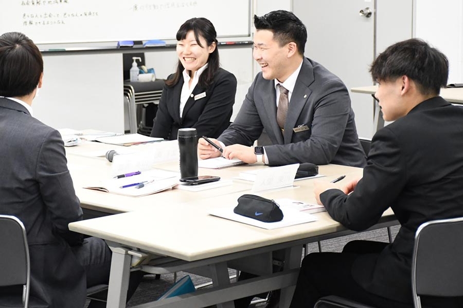 採用修正研修の様子