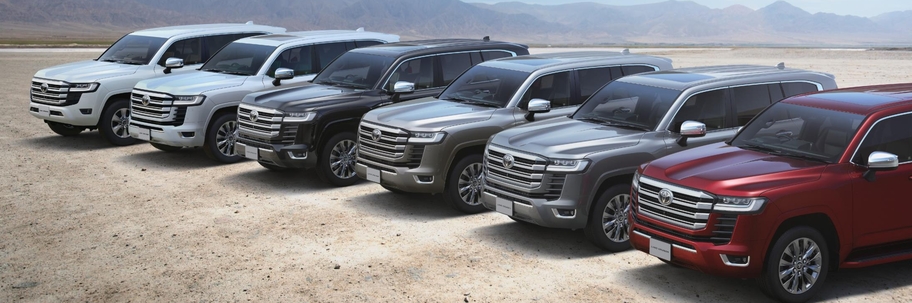 （右手前から5台目まで）：ZX（ガソリン車）