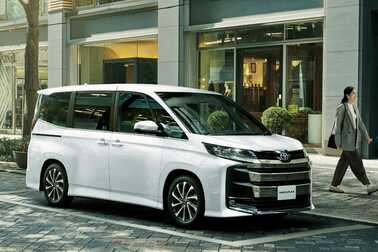 【モデル入り素材】S-Z（ハイブリッド・2WD・7人乗り）