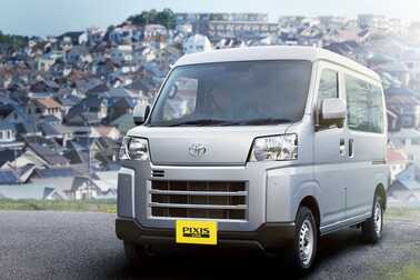 デラックス（CVT・2WD）