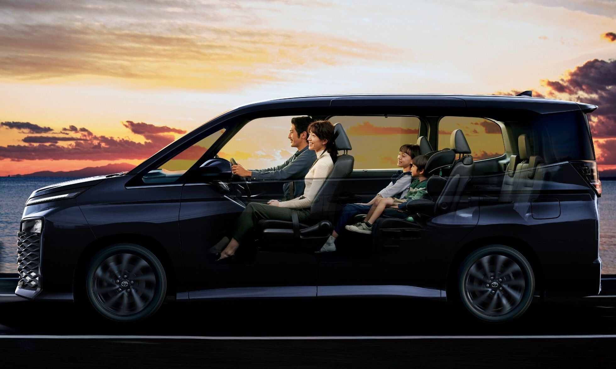 2026】トヨタのミニバン一覧｜乗車人数・価格・サイズ・燃費を比較